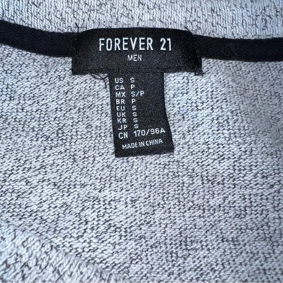 Gray Minimalist Forever 21 Men Sweater Shirt Size Small - Picture 3 of 3